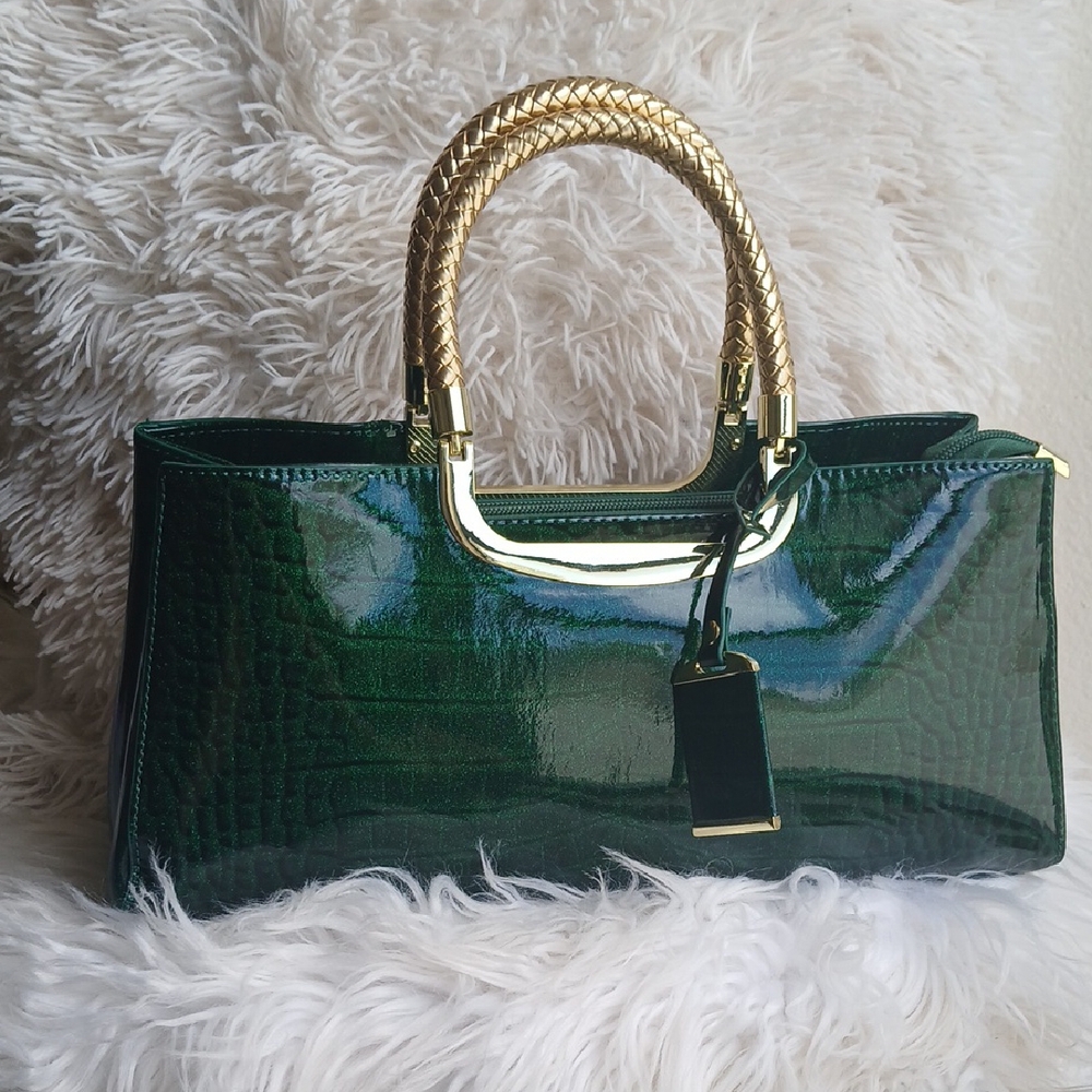 Elegant Green Satchel with Gold Accents